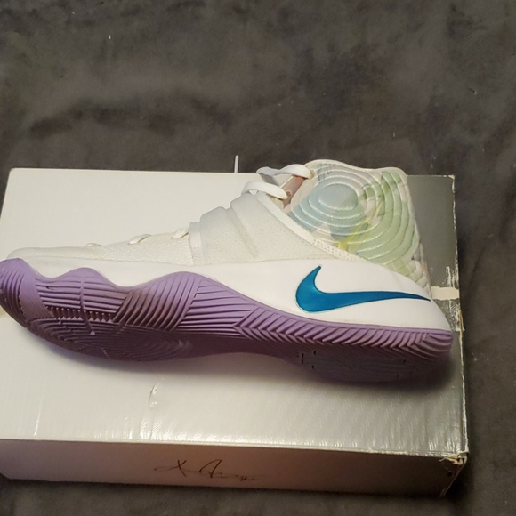kyrie 2 easter